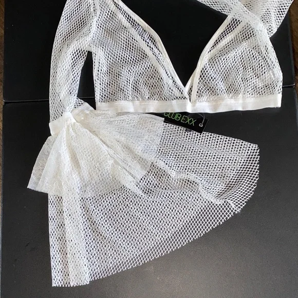 DK277-1-NWT- Dolls Kill ClubExx White Fishnet Bell Sleeve Top-XXL - Picture 3 of 5